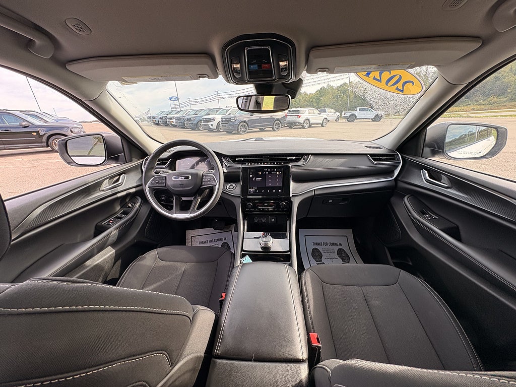 2023 Jeep Grand Cherokee Laredo
