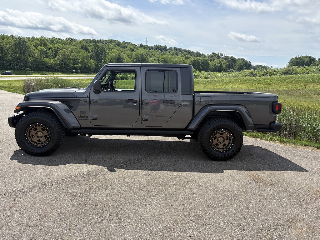 2023 Jeep Gladiator Willys