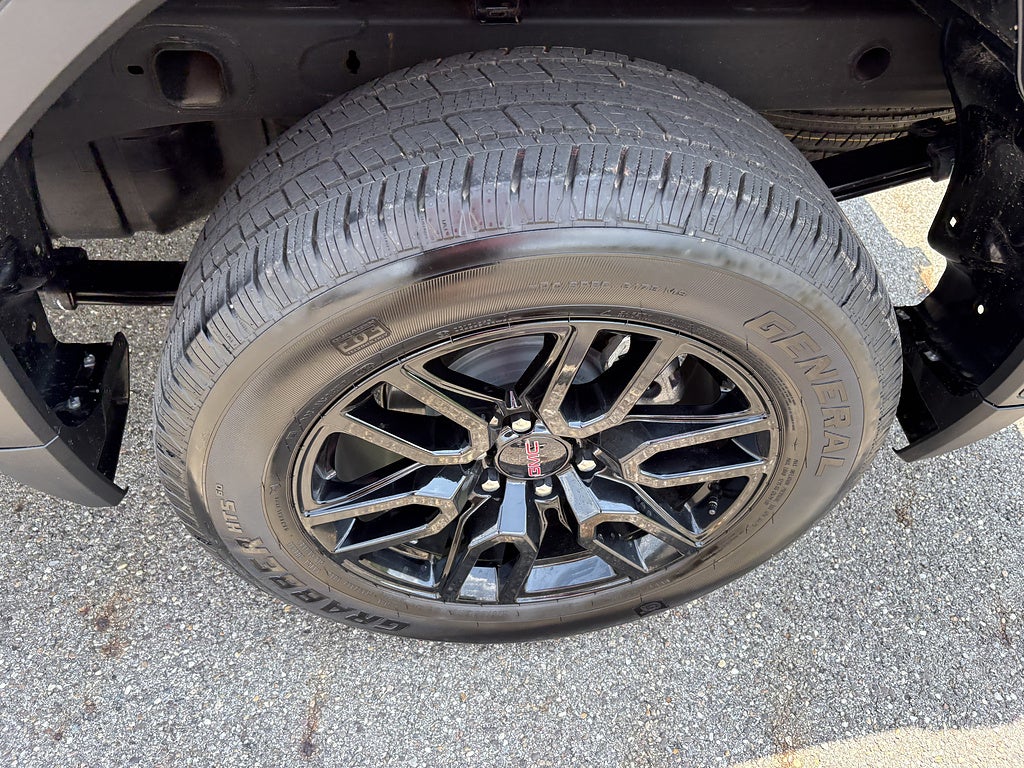 2025 GMC Sierra 1500 Elevation Standard