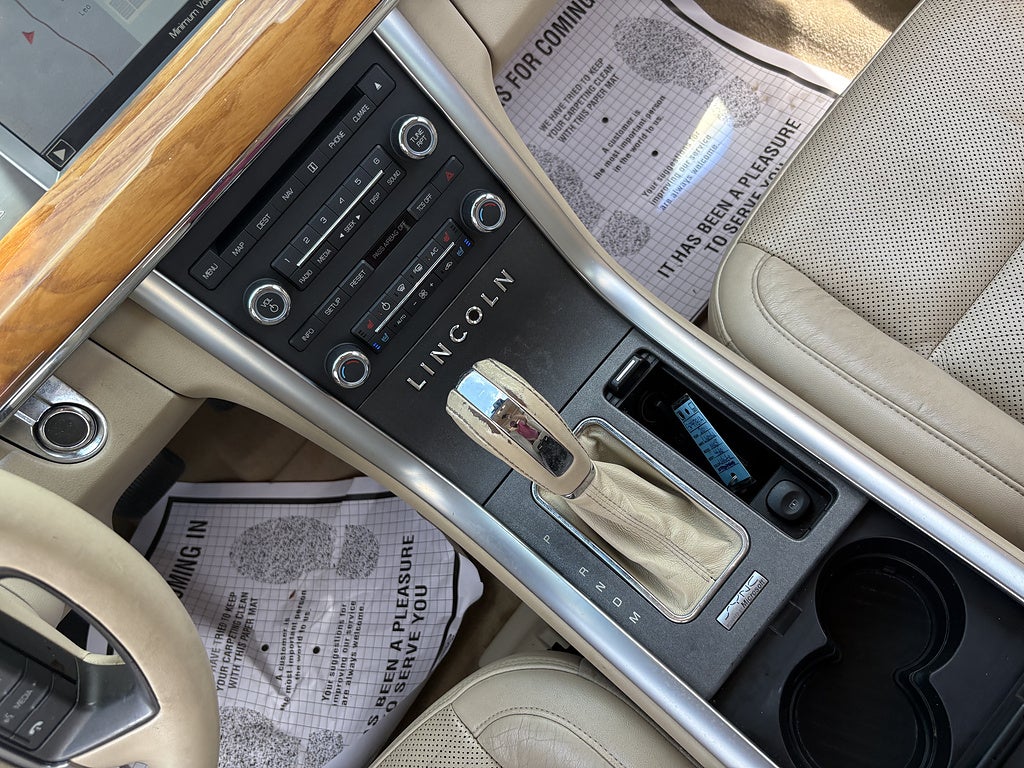 2011 Lincoln MKS Base