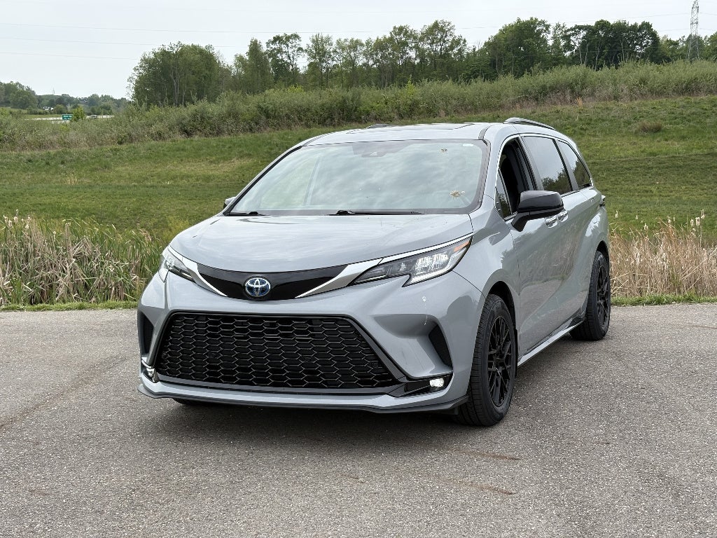 2023 Toyota Sienna XSE 7-Passenger