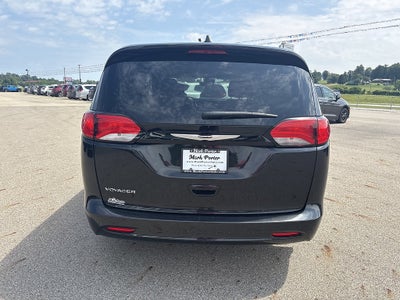 2023 Chrysler Voyager LX