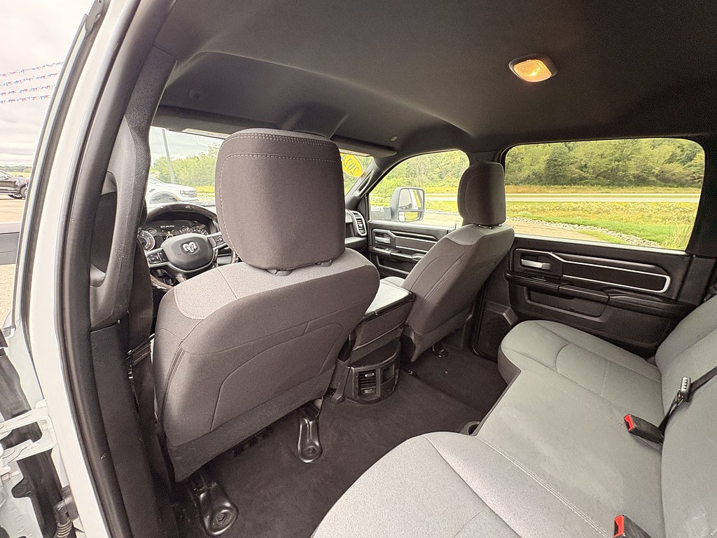 2024 RAM 3500 Chassis Cab 4X4 4dr Crew Cab 172.4 in. WB