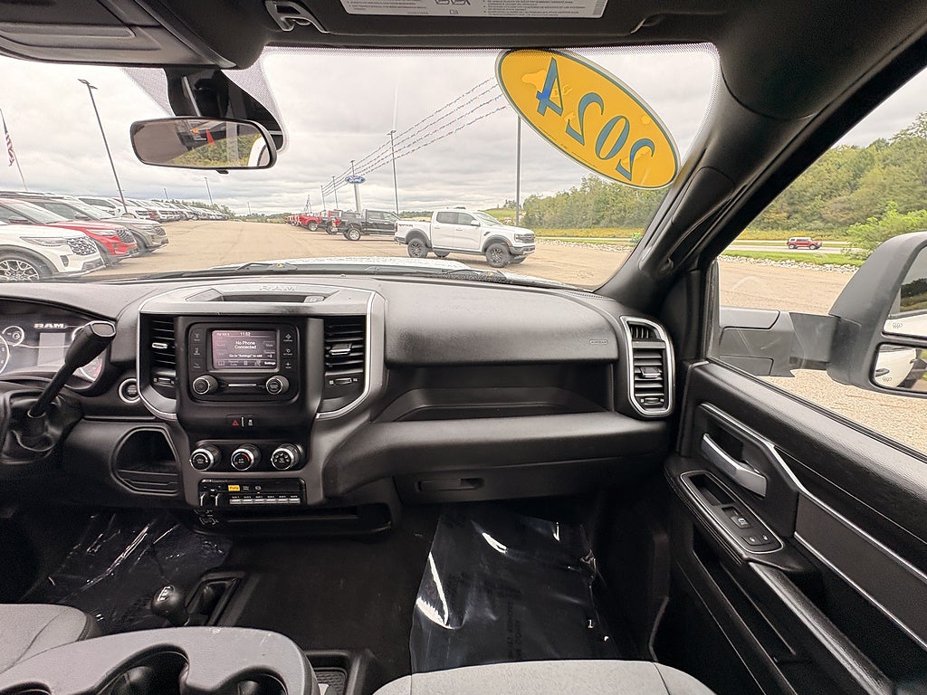 2024 RAM 3500 Chassis Cab 4X4 4dr Crew Cab 172.4 in. WB