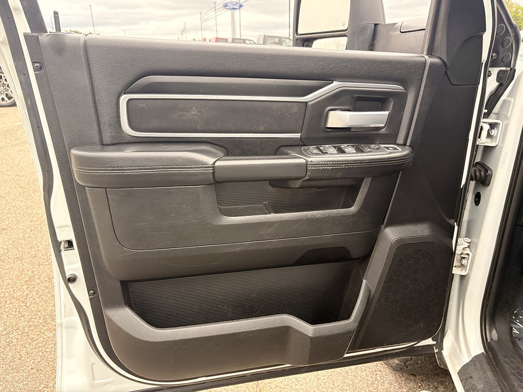 2024 RAM 3500 Chassis Cab 4X4 4dr Crew Cab 172.4 in. WB