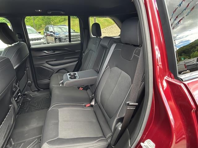 2025 Jeep Grand Cherokee Laredo 4x4