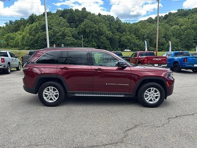 2025 Jeep Grand Cherokee Laredo 4x4