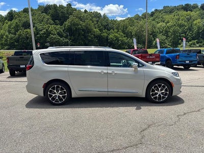2021 Chrysler Pacifica Limited AWD