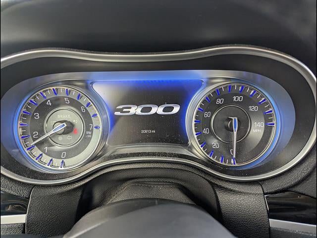 2023 Chrysler 300 Touring L