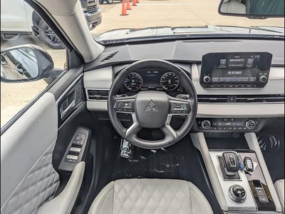 2023 Mitsubishi Outlander SEL