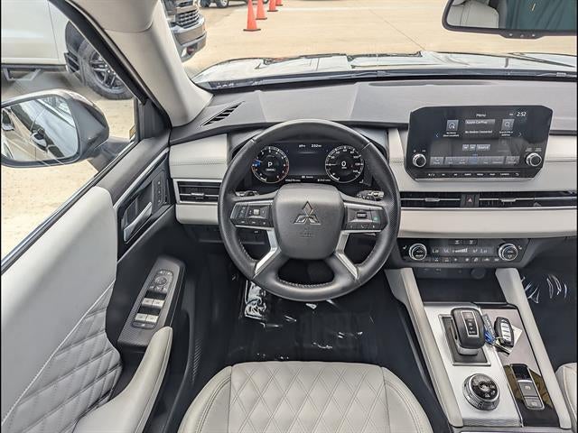 2023 Mitsubishi Outlander SEL
