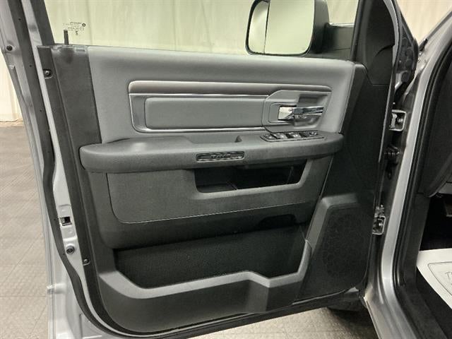 2023 RAM 1500 Classic SLT Crew Cab 4x4 5'7" Box