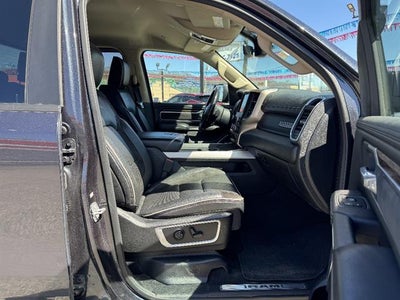 2020 RAM 1500 Laramie Quad Cab 4x4 6'4" Box