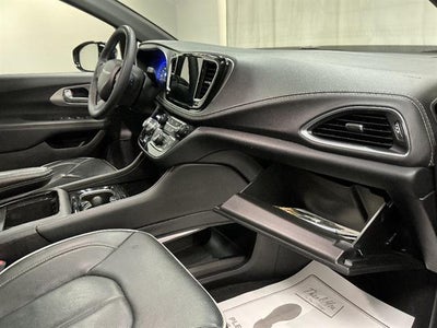 2024 Chrysler Pacifica Limited AWD
