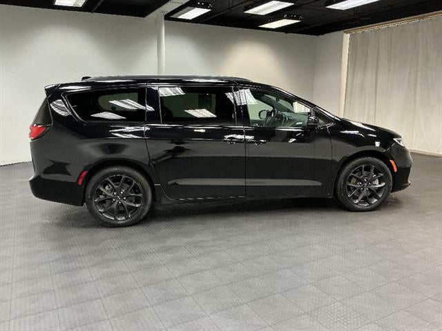2024 Chrysler Pacifica Limited AWD