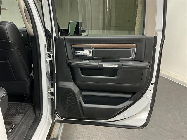 2017 RAM 2500 Laramie Crew Cab 4x4 6'4" Box