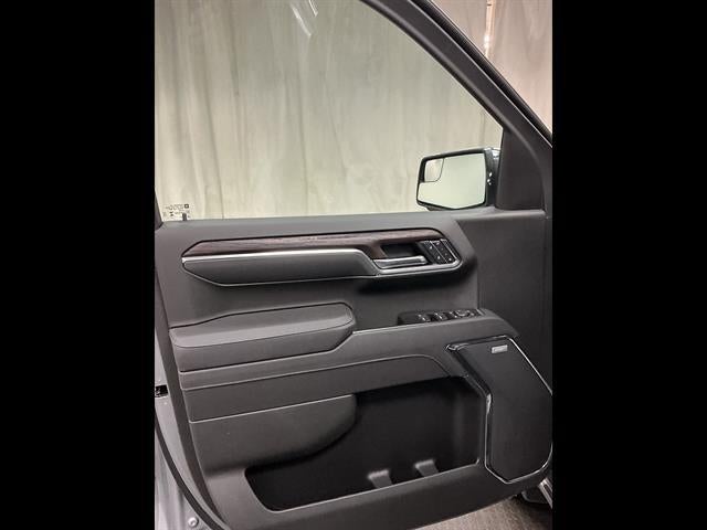 2026 GMC Sierra 1500 SLT - Photo 9